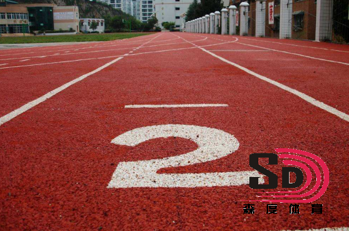 運(yùn)動(dòng)場(chǎng)塑膠跑道基礎(chǔ)的水分如何快速排出？